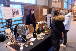 Montfaucon-en-Velay : des marchands et des tours en calèche au marché de Noël