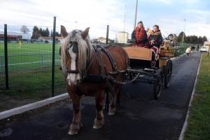 Montfaucon-en-Velay : des marchands et des tours en calèche au marché de Noël