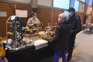 Montfaucon-en-Velay : des marchands et des tours en calèche au marché de Noël