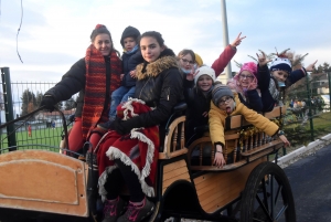 Montfaucon-en-Velay : des marchands et des tours en calèche au marché de Noël