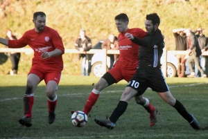 Foot : Tence s&#039;offre Laussonne et file en 8e de finale de la Coupe de la Haute-Loire