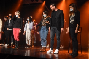 Festival du rire : 250 spectateurs participent à des expériences autour de l&#039;hypnose à Yssingeaux