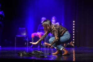 Festival du rire : 250 spectateurs participent à des expériences autour de l&#039;hypnose à Yssingeaux