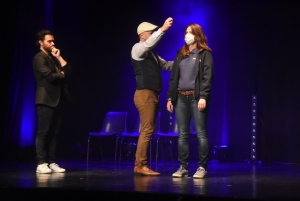 Festival du rire : 250 spectateurs participent à des expériences autour de l&#039;hypnose à Yssingeaux