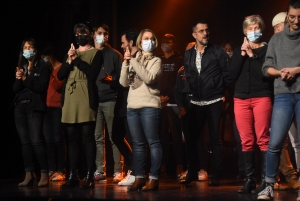 Festival du rire : 250 spectateurs participent à des expériences autour de l&#039;hypnose à Yssingeaux