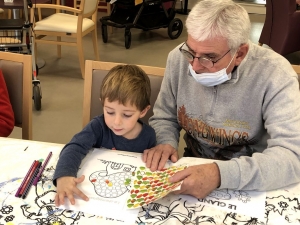 Saint-Maurice-de-Lignon : des activités partagées au Bel âge par les bambins de la crèche