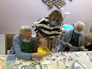 Saint-Maurice-de-Lignon : des activités partagées au Bel âge par les bambins de la crèche