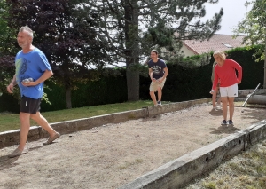 Saint-Julien-Molhesabate : 30 doublettes au concours de pétanque