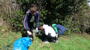 Yssingeaux : 400 scolaires ramassent une montagne de déchets