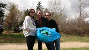 Yssingeaux : 400 scolaires ramassent une montagne de déchets