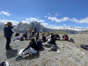 Yssingeaux : un stage de géologie réussi pour les premières du lycée Chabrier