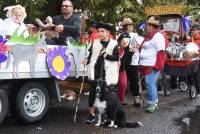 Bas-en-Basset : ambiance champêtre et colorée pour le défilé des chars