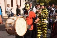 Bas-en-Basset : ambiance champêtre et colorée pour le défilé des chars