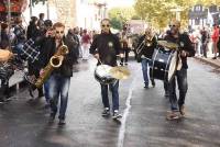 Bas-en-Basset : ambiance champêtre et colorée pour le défilé des chars