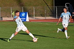 Le Puy Foot en pleine lumière contre Versailles