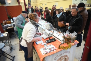 Yssingeaux : le Noël gourmand ouvre l&#039;appétit à la salle de la Coupe du monde