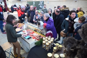 Yssingeaux : le Noël gourmand ouvre l&#039;appétit à la salle de la Coupe du monde