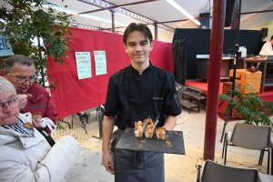 Yssingeaux : le Noël gourmand ouvre l&#039;appétit à la salle de la Coupe du monde