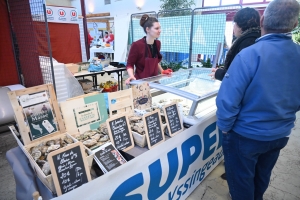 Yssingeaux : le Noël gourmand ouvre l&#039;appétit à la salle de la Coupe du monde