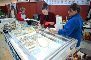 Yssingeaux : le Noël gourmand ouvre l&#039;appétit à la salle de la Coupe du monde