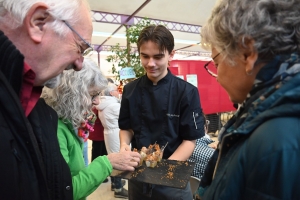 Yssingeaux : le Noël gourmand ouvre l&#039;appétit à la salle de la Coupe du monde