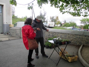 Retournac : la pluie n&#039;arrête pas le jardinier