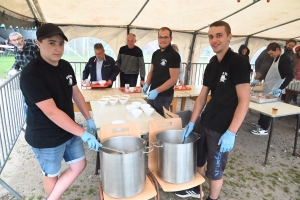 A Montregard, la soupe aux choux, c&#039;est l&#039;affaire des jeunes