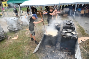 A Montregard, la soupe aux choux, c&#039;est l&#039;affaire des jeunes