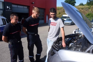 Monistrol-sur-Loire : les pompiers s&#039;informent sur les véhicules électriques