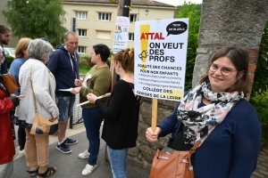 Aurec-sur-Loire : les parents du collège profitent des élections pour faire signer leur pétition