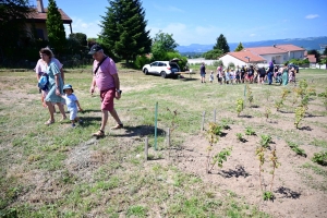 La Chapelle-d&#039;Aurec : un jardin et un poulailler tenus par les enfants