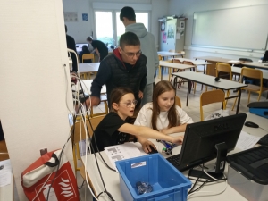 Monistrol-sur-Loire : les élèves de lycée du &quot;Château&quot; à la rencontre d’élèves de cycle 3 (CM2)