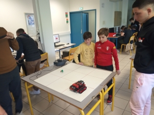 Monistrol-sur-Loire : les élèves de lycée du &quot;Château&quot; à la rencontre d’élèves de cycle 3 (CM2)