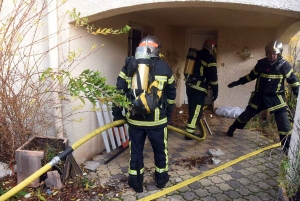 Monistrol-sur-Loire : les pompiers s&#039;entraînent dans une maison avant sa démolition