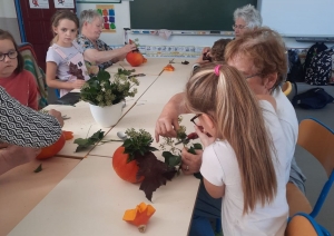 Les Villettes : écoliers et grands-parents dans la même classe pour des activités