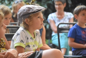 Yssingeaux : les conteurs se relaient tout l&#039;été dans le jardin Ebersberg