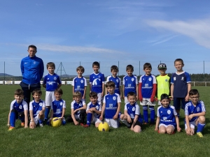 Les Villettes : les footballeurs U9-U10 avec de nouveaux maillots