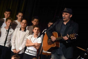 Saint-Maurice-de-Lignon : Yvan Marc et ses choristes en herbe séduisent le public