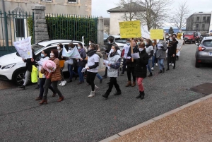 Plusieurs crèches manifestent à Yssingeaux, inquiètes de la réforme des modes d&#039;accueil (vidéo)