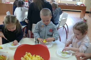 Grazac : une compote de pommes fait maison pour les écoliers