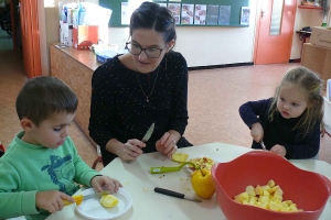 Grazac : une compote de pommes fait maison pour les écoliers