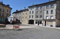 La place du Marché doit être terminée le vendredi 13 mai.