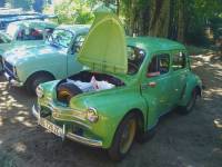 Les belles carrosseries de Grazac Auto Rétro au château de Montivert