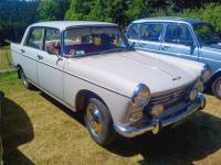 Les belles carrosseries de Grazac Auto Rétro au château de Montivert