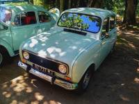 Les belles carrosseries de Grazac Auto Rétro au château de Montivert