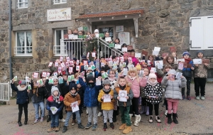 Saint-Romain-Lachalm : une carte de Noël des enfants dans le colis des aînés