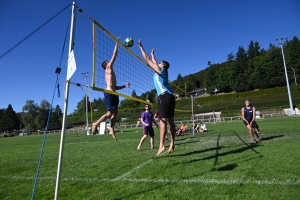 Yssingeaux : 21 équipes pour le premier tournoi de volley sur herbe