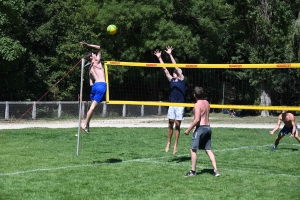 Yssingeaux : 21 équipes pour le premier tournoi de volley sur herbe