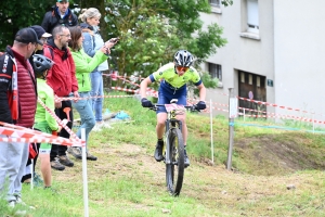 VTT à Montfaucon-en-Velay : la course des U15-U17