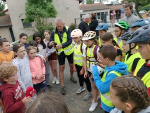 Monistrol-sur-Loire : les CM2 de l&#039;école Albert-Jacquard finissent le petit tour à vélo